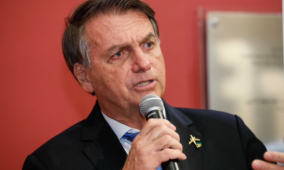 Bolsonaro confirma presença em ato contra Lula e defende anistia a presos do 8 de janeiro