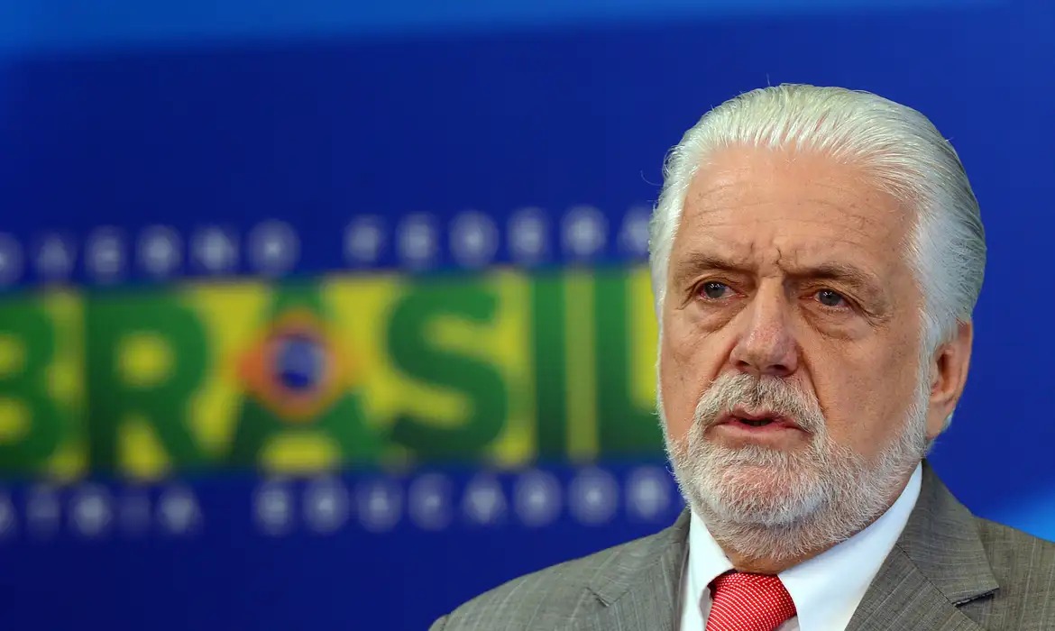 Justiça arquiva inquérito contra Jaques Wagner por lavagem de dinheiro