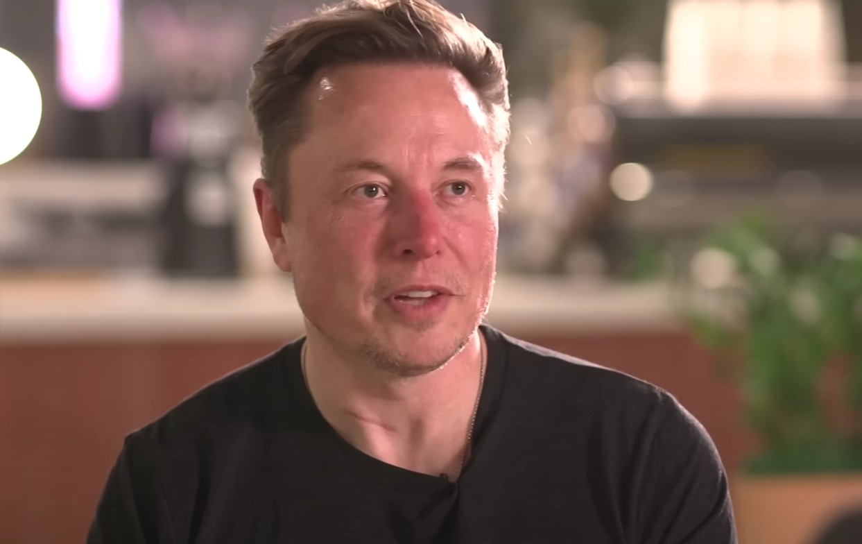 Musk levanta possibilidade de sanções a Alexandre de Moraes