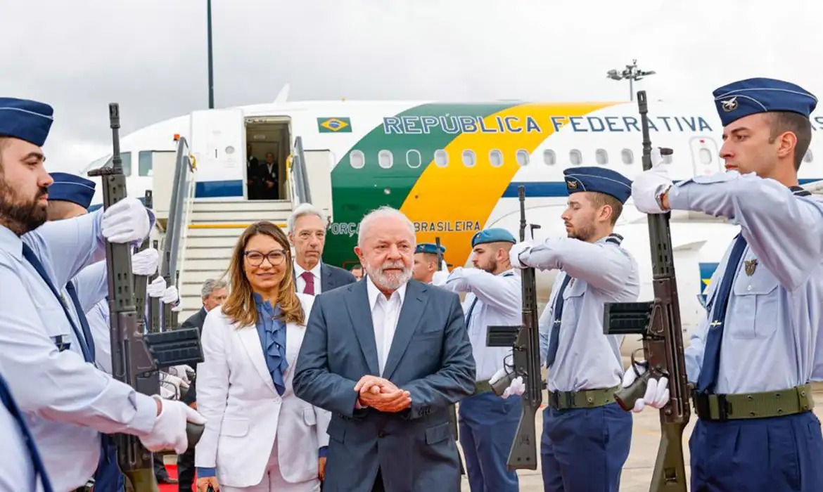 Queda na popularidade impulsiona Lula a intensificar viagens pelo Brasil