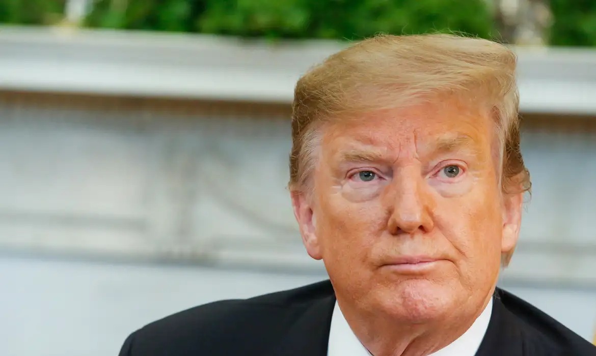 Trump assina ordem executiva para criar reserva estratégica de criptomoedas