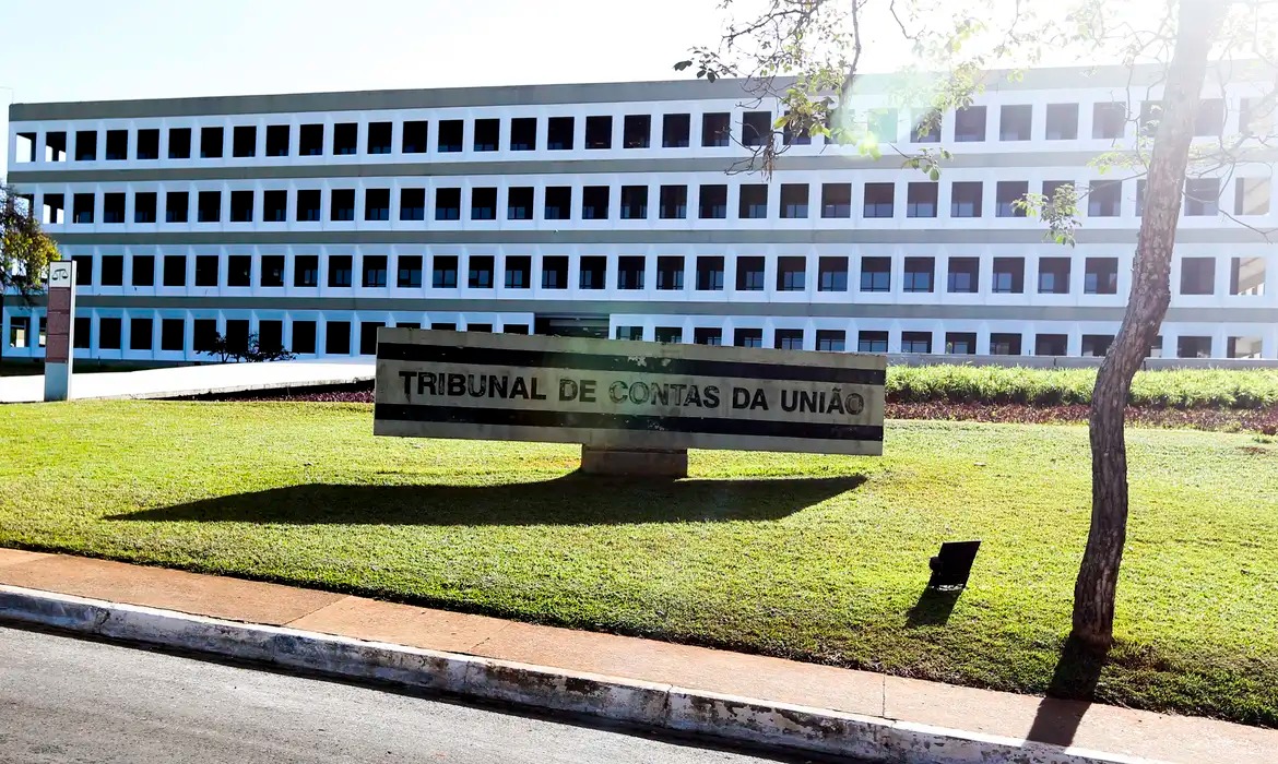 TCU mantém decisão sobre presentes a presidentes e reforça polêmica
