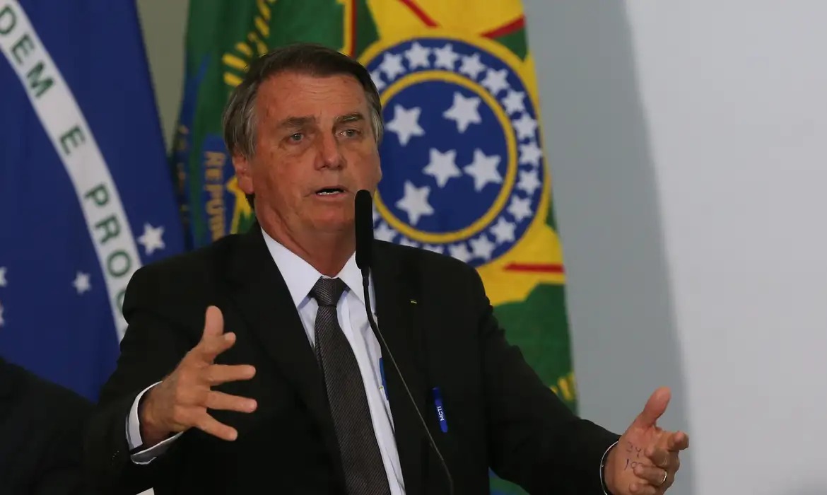 Aliados sugerem que Bolsonaro busque asilo na embaixada dos EUA