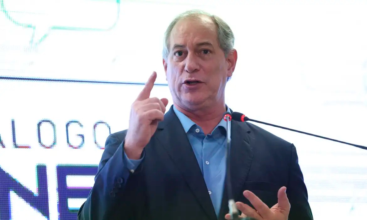 Ciro Gomes se reúne com deputados do PDT em jantar discreto em Brasília