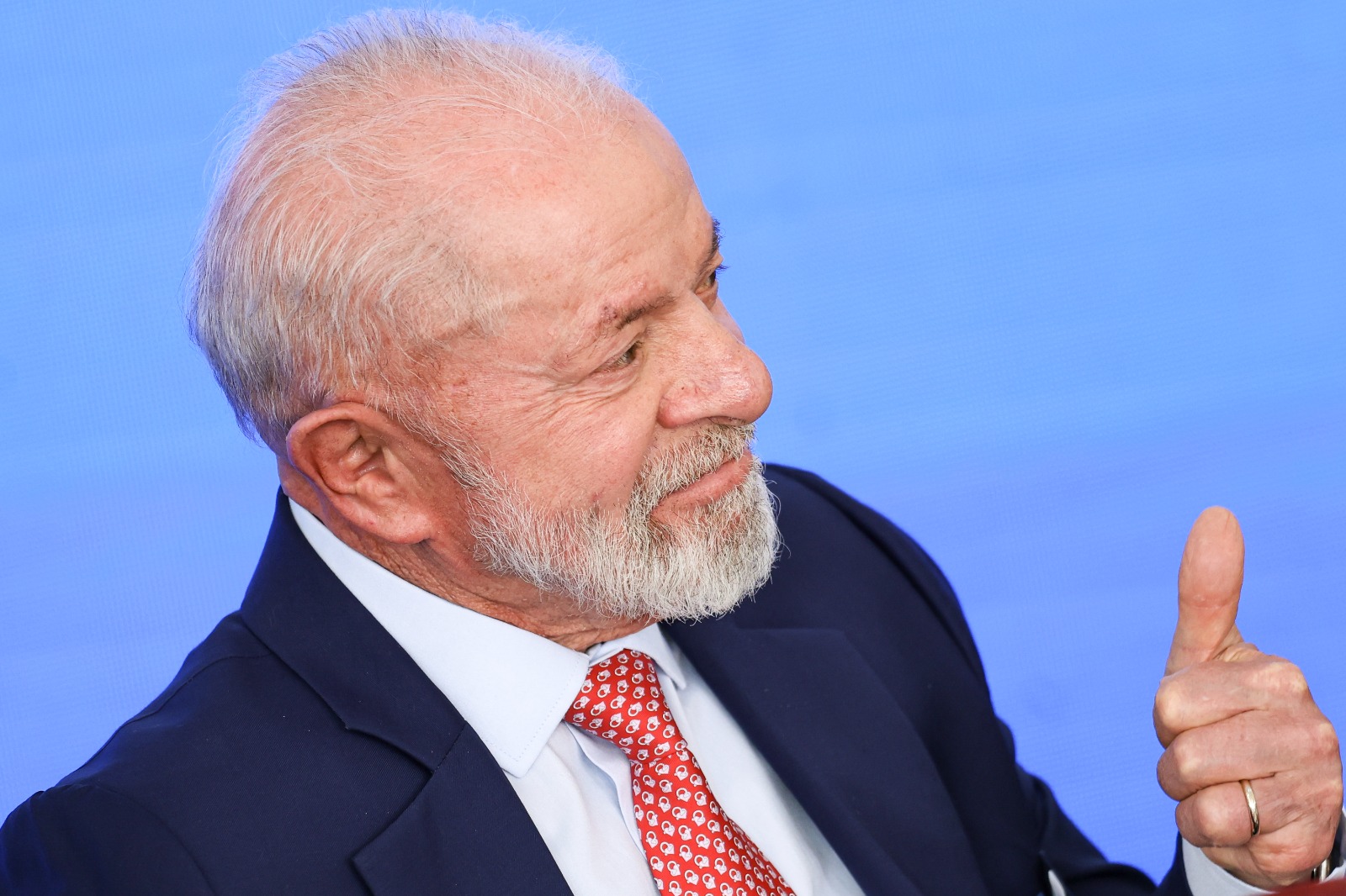 Lula designa ministra para representar o Brasil na Namíbia, mas ela nega