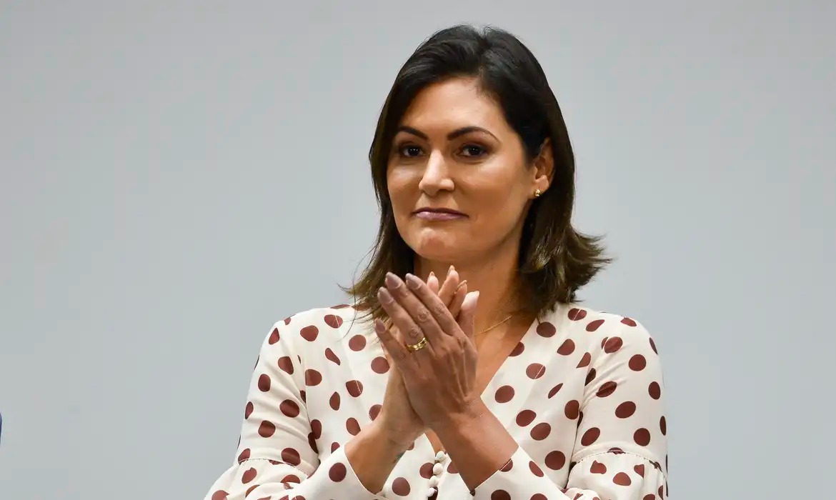Michelle Bolsonaro lidera disputa pelo Senado no DF, diz pesquisa