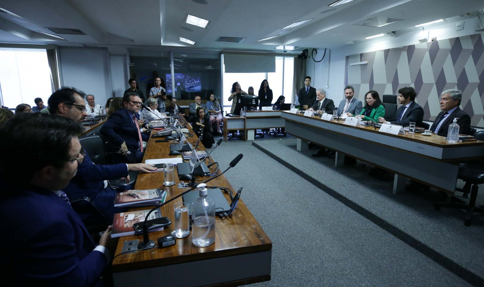 Senado pode votar PL da Reciprocidade Econômica em resposta a tarifas impostas pelos EUA