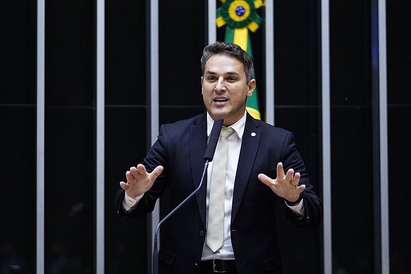 Líder da oposição na Câmara entra com habeas corpus coletivo para presos do 8 de Janeiro