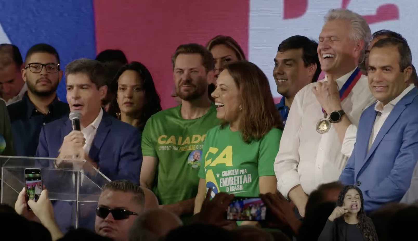 Em evento lotado em Salvador, ACM Neto defende união da oposição e exalta pré-candidatura de Caiado à Presidência