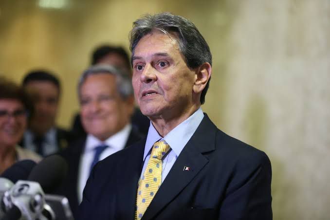 Filha de Roberto Jefferson critica ato de Bolsonaro por ignorar prisão do pai