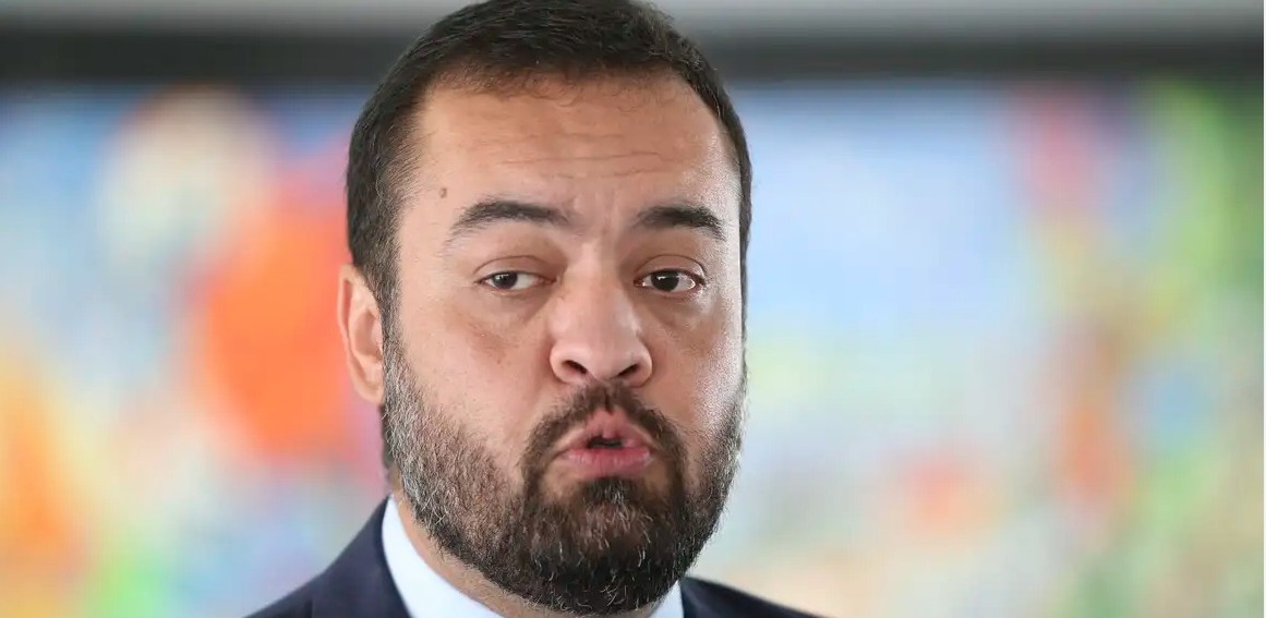 Ministro Waldez Góes e governador Cláudio Castro têm discussão acalorada por causa das chuvas no RJ