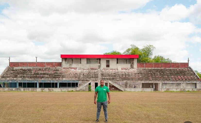 Vereador denuncia abandono do Estádio Municipal de São Sebastião do Passé