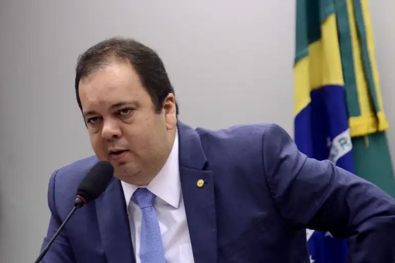 Primo de Elmar Nascimento é exonerado após ser citado na Operação Overclean