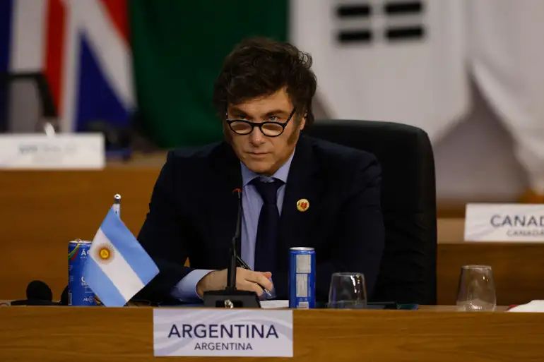 Argentina recebe US$ 12 bilhões do FMI e eleva reservas ao maior nível em dois anos