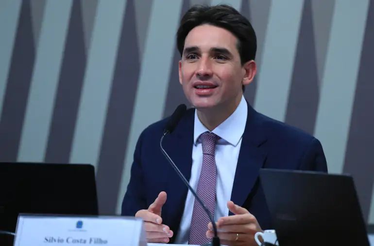 Ministro de Portos admite “excessos” do STF em penas do 8 de Janeiro, mas rejeita anistia