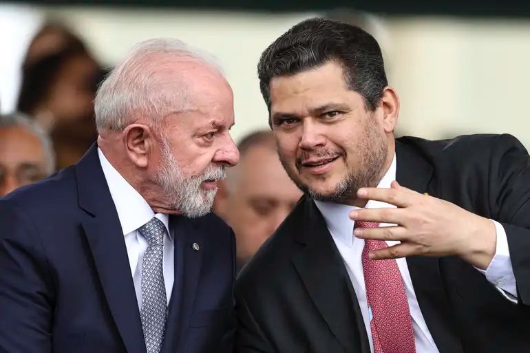 Alcolumbre tenta manter Ministério das Comunicações sob influência do União Brasil após recusa de Pedro Lucas