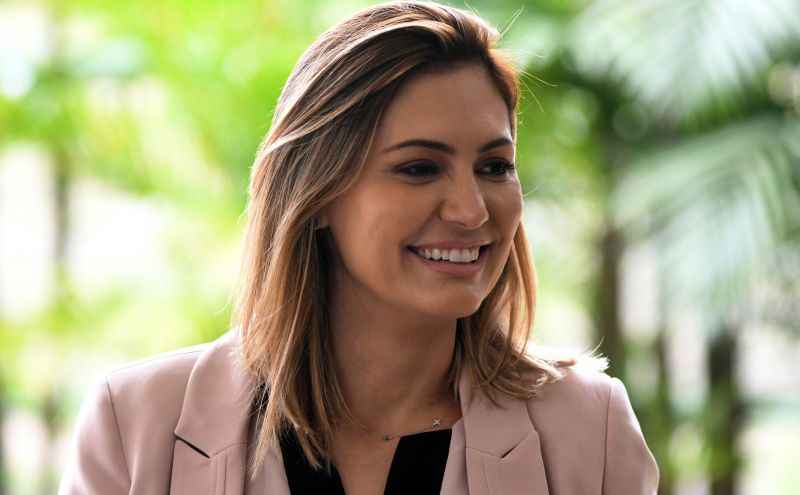 Michelle Bolsonaro agradece apoio durante internação de Jair Bolsonaro