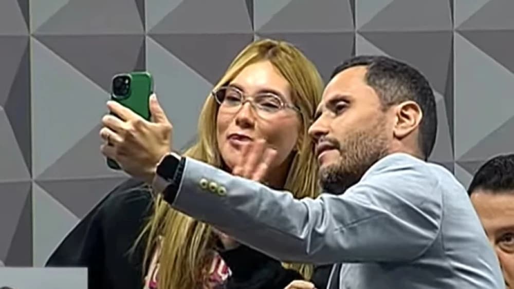 Palhaçada! Senador Cleitinho interrompe CPI das bets para pedir selfie à Virgínia Fonseca