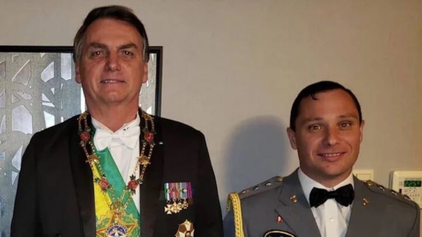 Bolsonaro critica mensagens de ex-ajudante que preferia Lula a Michelle em 2026