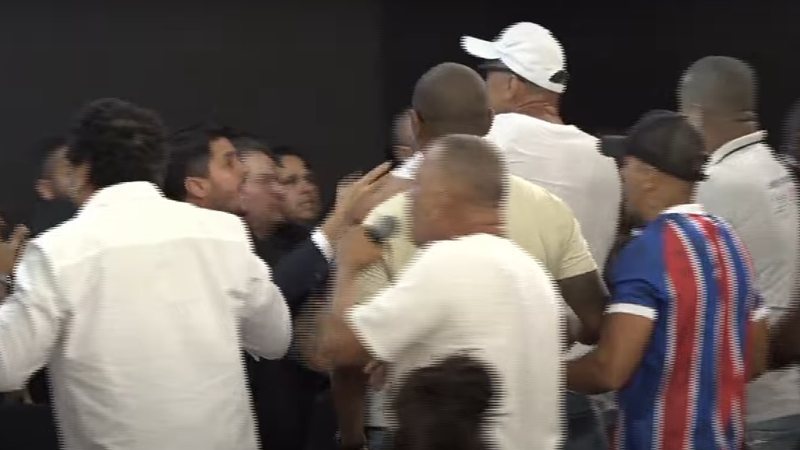 Agora: Salvador refém do caos promovido por sindicalistas em invasão de plenário na Câmara; assista