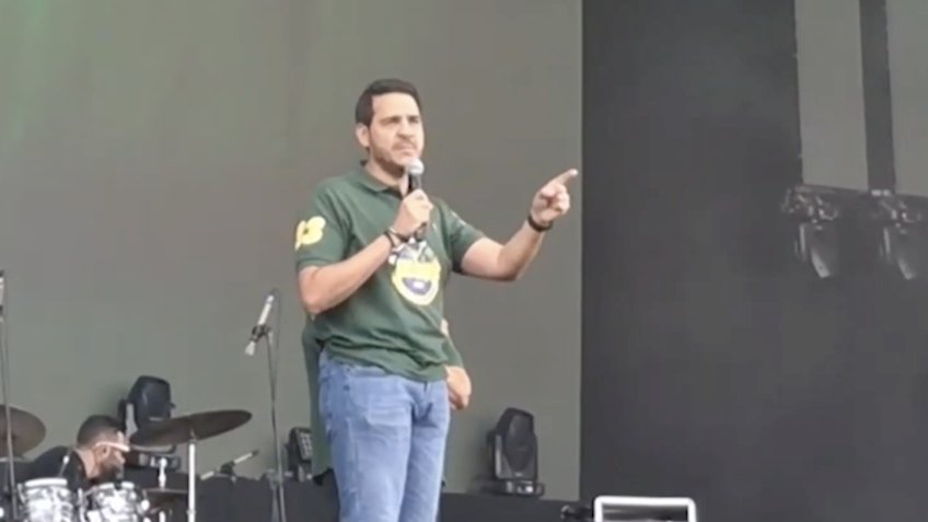 Messias evita citar Lula e escapa de vaias na Marcha para Jesus