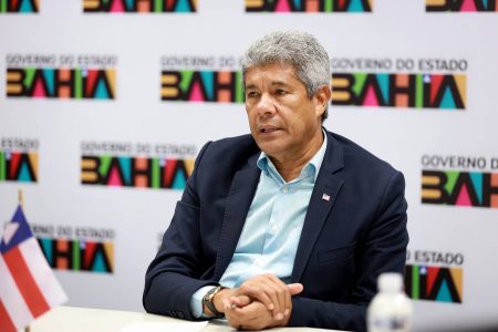 Jerônimo enfrenta vaias e é aconselhado a evitar público em festa de Ipiaú