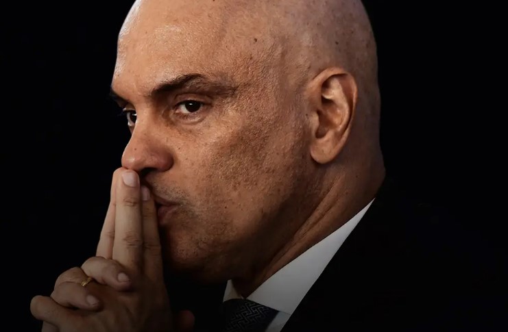 Moraes nega pedido de Bolsonaro e critica tentativa de atrasar processo