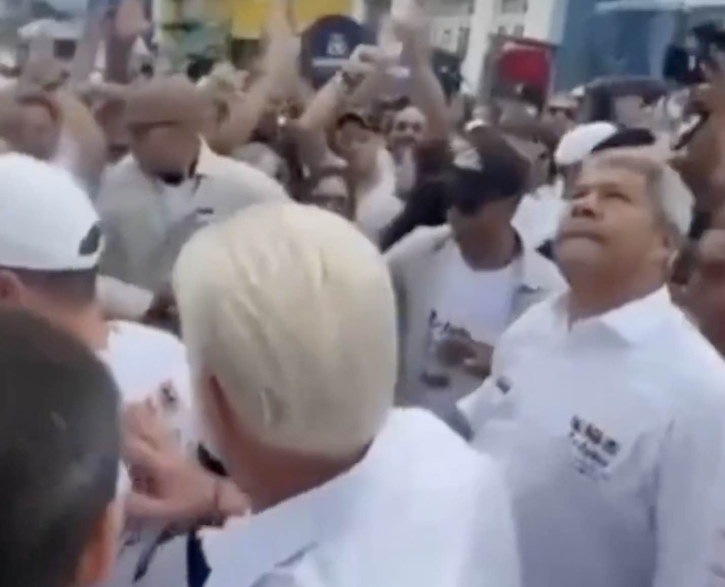 Jerônimo Rodrigues é vaiado durante cortejo do 2 de Julho em Salvador; assista momento