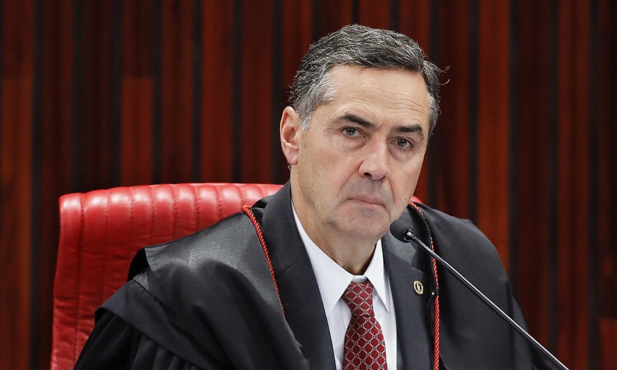 STF prorroga inquérito contra bolsonaristas por novos fatos, afirma Barroso