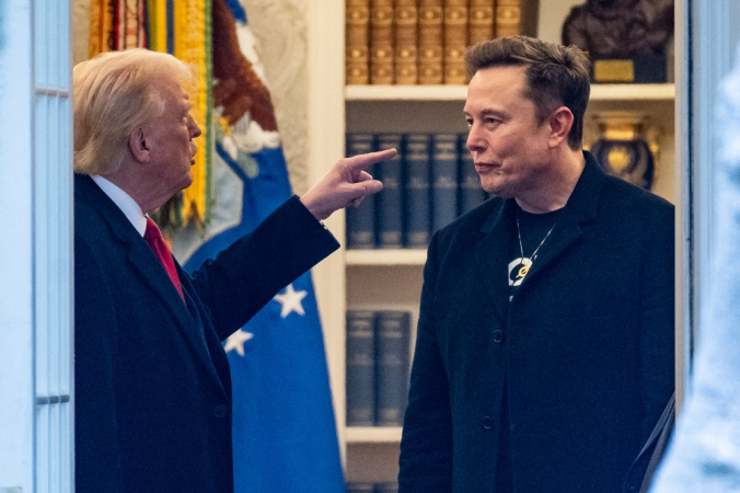 Trump critica Elon Musk por plano de novo partido político