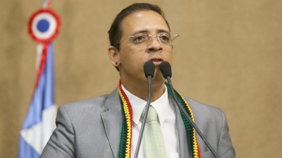 Absurdo! Projeto de Lei de Hilton Coelho é ataque à liberdade individual e religiosa