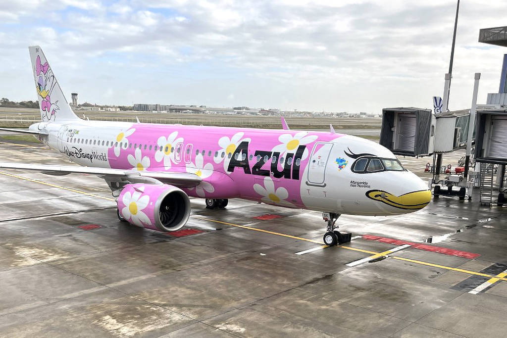 Avião da Azul faz pouso de emergência em Brasília após ameaça de bomba