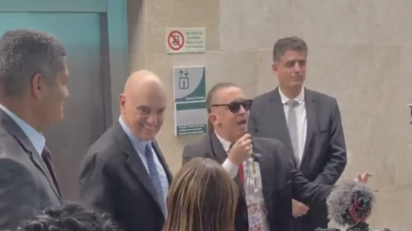 Alexandre de Moraes faz piada com influenciador sobre sanção dos EUA
