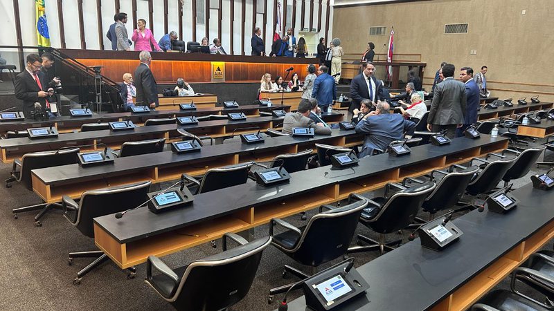Assembleia da Bahia aprova projetos do Executivo após embates com oposição