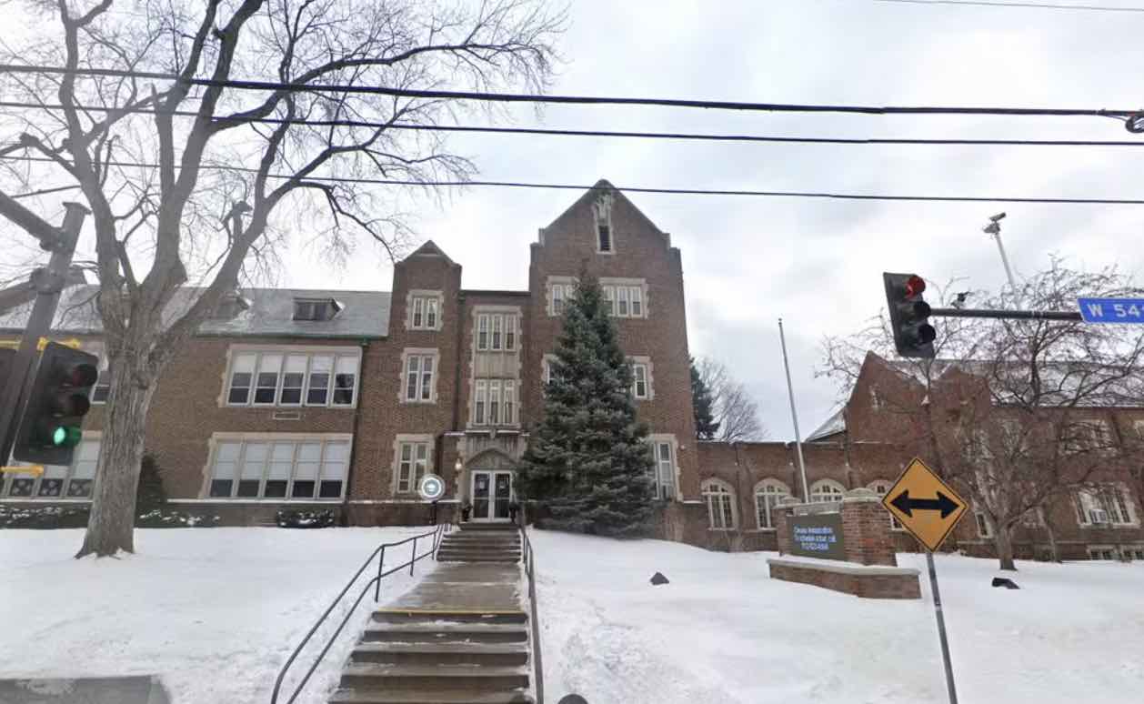 Tragédia em Minneapolis: tiroteio em escola deixa vítimas