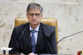 Moraes determina prazo de cinco dias para PGR avaliar prisão de Bolsonaro