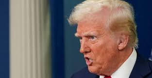 Trump intensifica pressão econômica sobre o Brasil