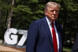 Trump reaparece em público após semana de ausência