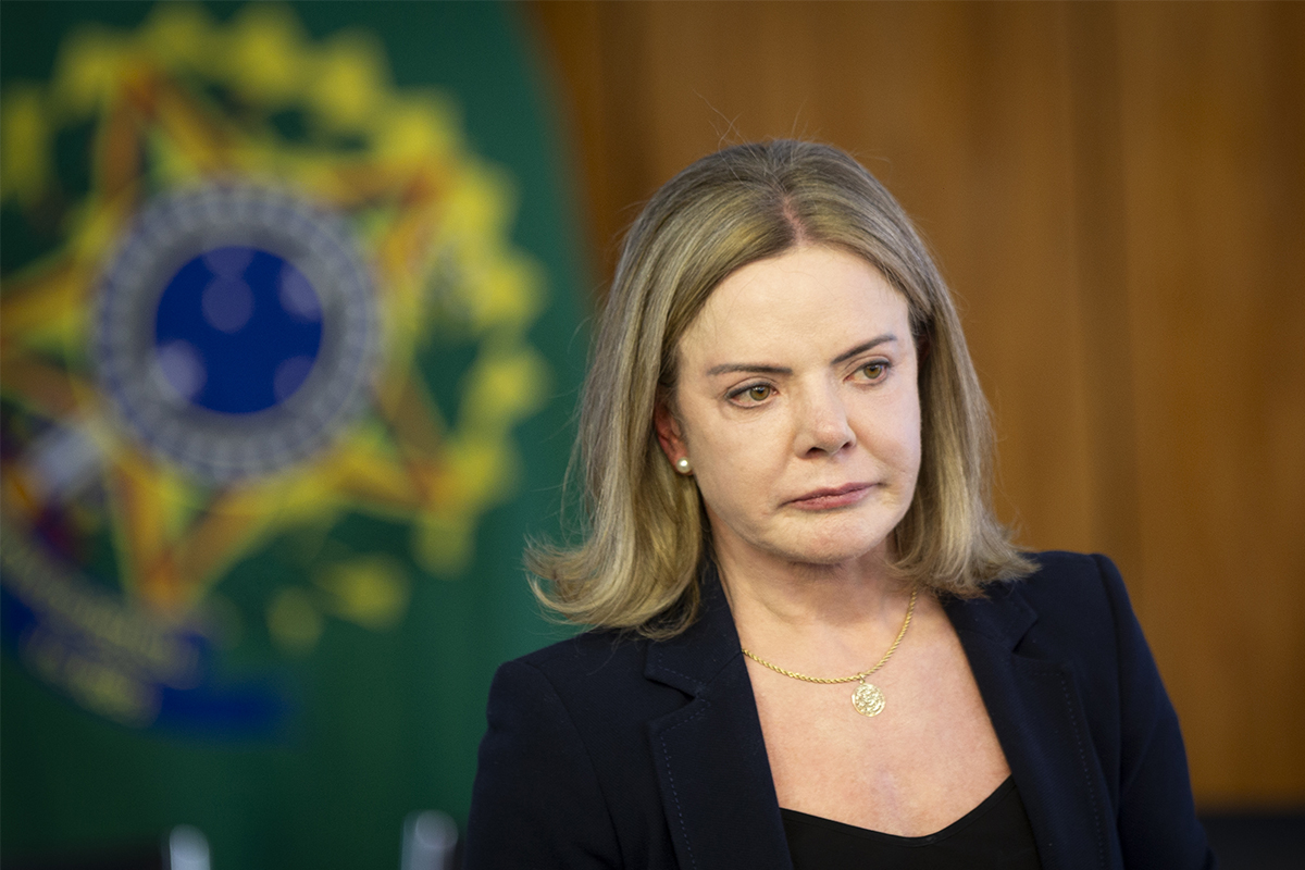 Ciro Gomes enfrenta pedido de prisão por ofensas a Janaína Farias