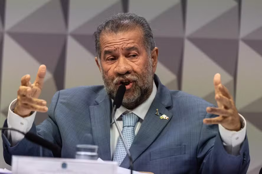 Carlos Lupi afirma que Lula não foi alertado sobre irregularidades no INSS