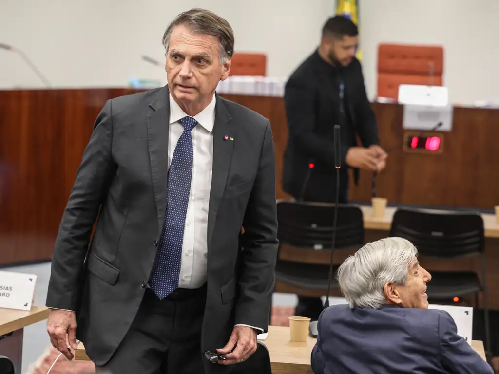 Julgamento de Bolsonaro e réus por tentativa de golpe no STF gera dúvidas sobre possível prisão