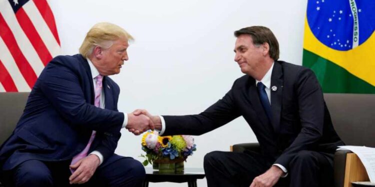Trump ameaça Brasil com sanções, e STF alerta que Bolsonaro pode ir para a Papuda