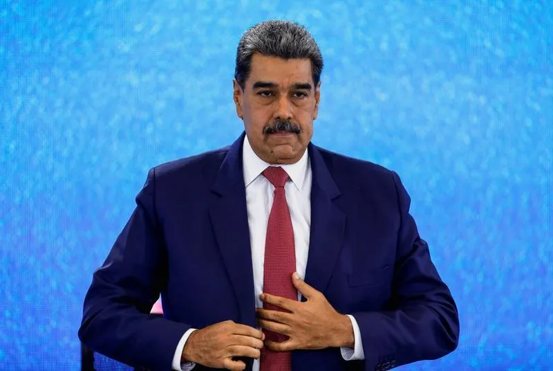 Maduro pede paz em inglês e rejeita 'guerra louca' em meio a tensões com os EUA