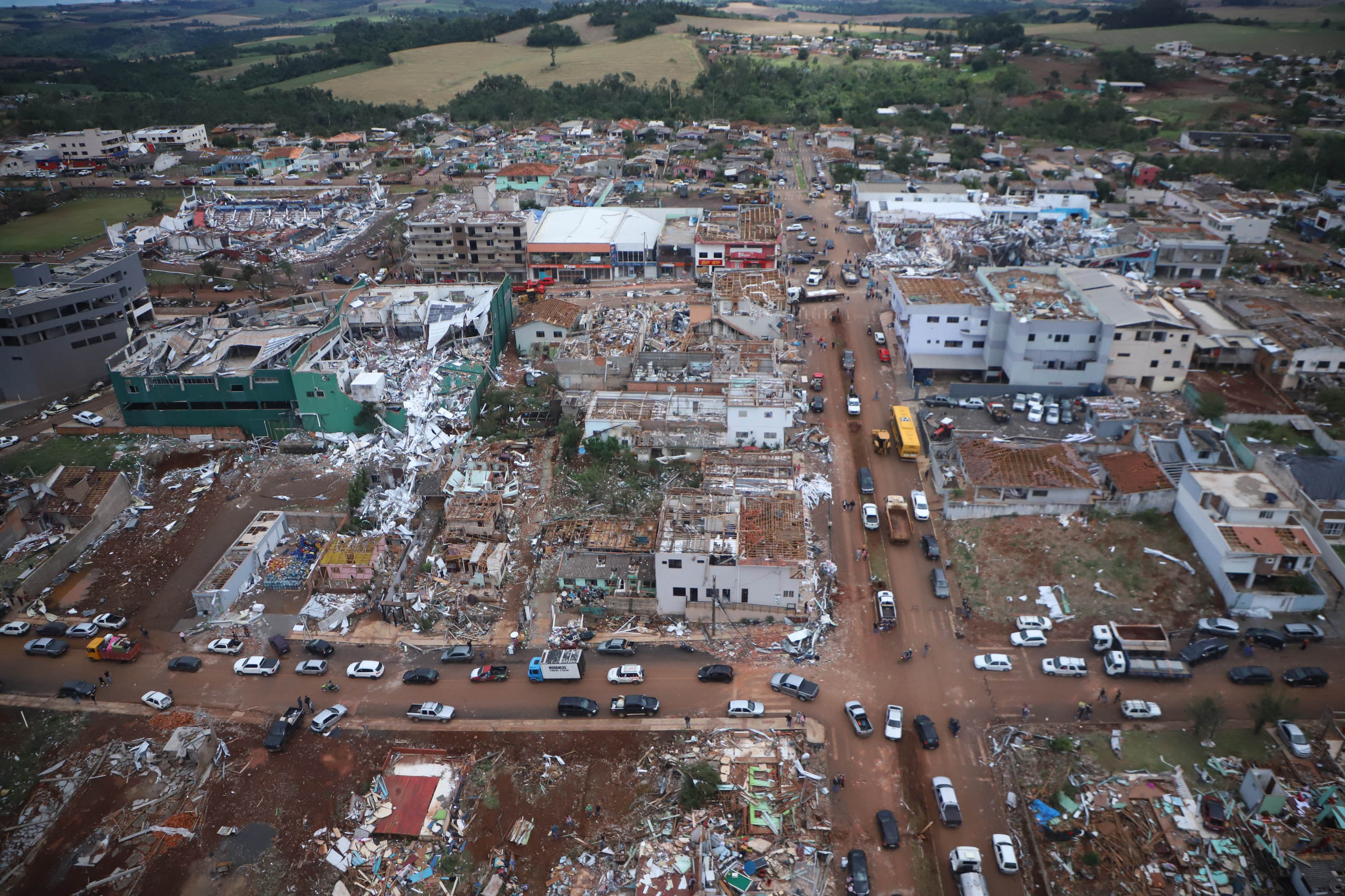 Simepar valida três tornados ocorridos na sexta-feira com rajadas de até 330 km/h e investiga outras ocorrências suspeitas