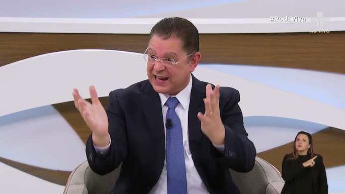 Bolsonaro autoriza PL a apoiar ajuste de penas sem anistia, diz Sóstenes Cavalcante