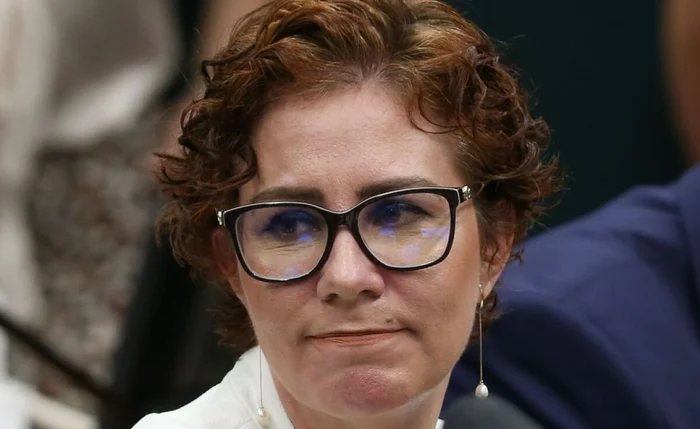 Deputada Carla Zambelli deixa o cargo após decisão do STF