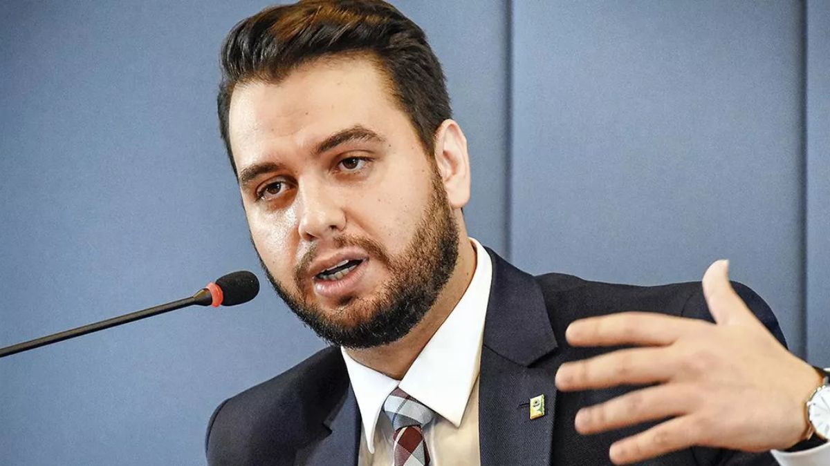 Ex-assessor de Bolsonaro tem prisão preventiva decretada pelo STF