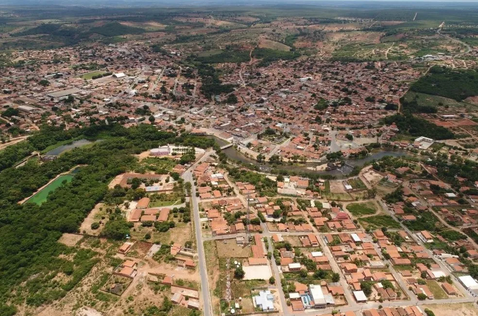 Contrato milionário de combustíveis em município baiano equivale a 352 voltas no mundo