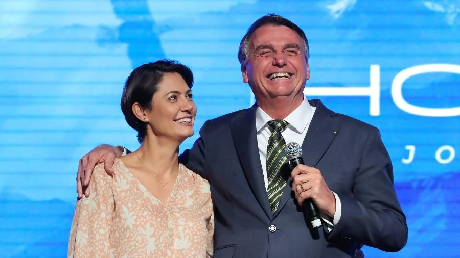Michelle afirma que saúde de Bolsonaro depende da PGR