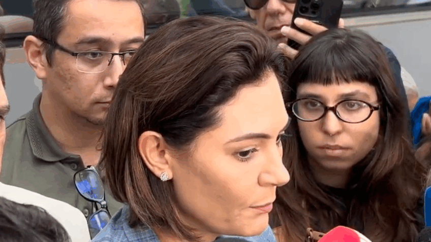 Michelle Bolsonaro relata momento de intenso sofrimento do ex-presidente no hospital